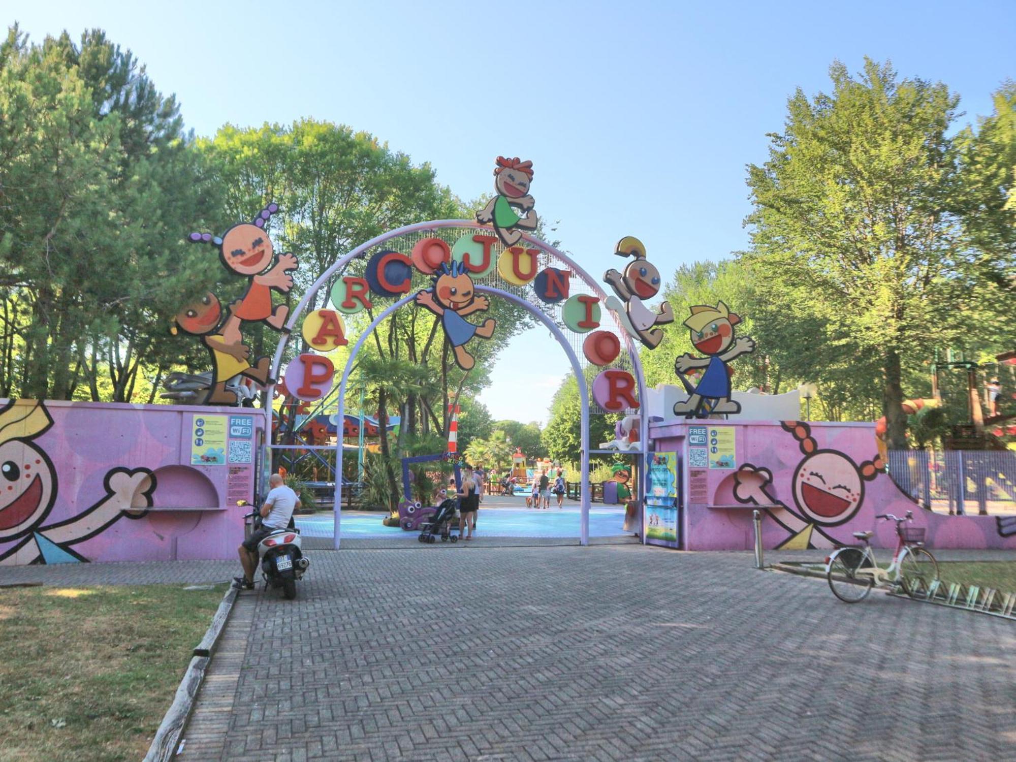 Appartamento Stiria Lignano Sabbiadoro Esterno foto